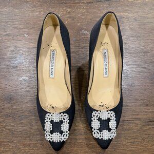 MANOLO BLAHNIK  BLACK SATIN HANGISI